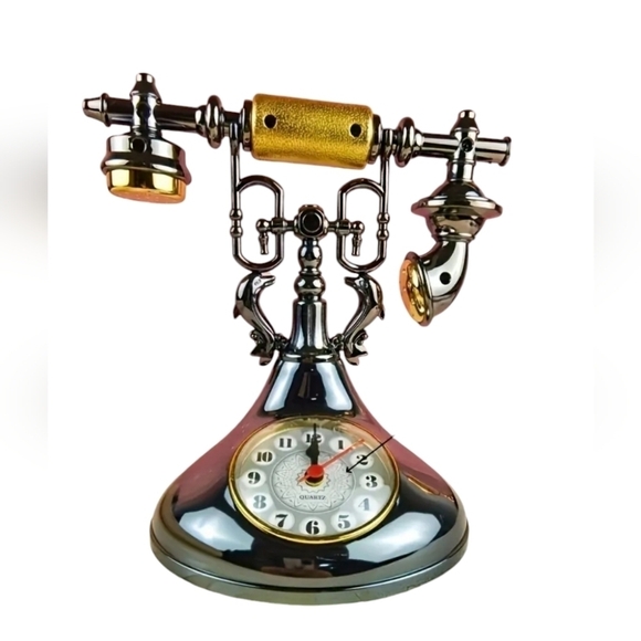 New Phone shape clock made of plastic - Picture 1 of 4